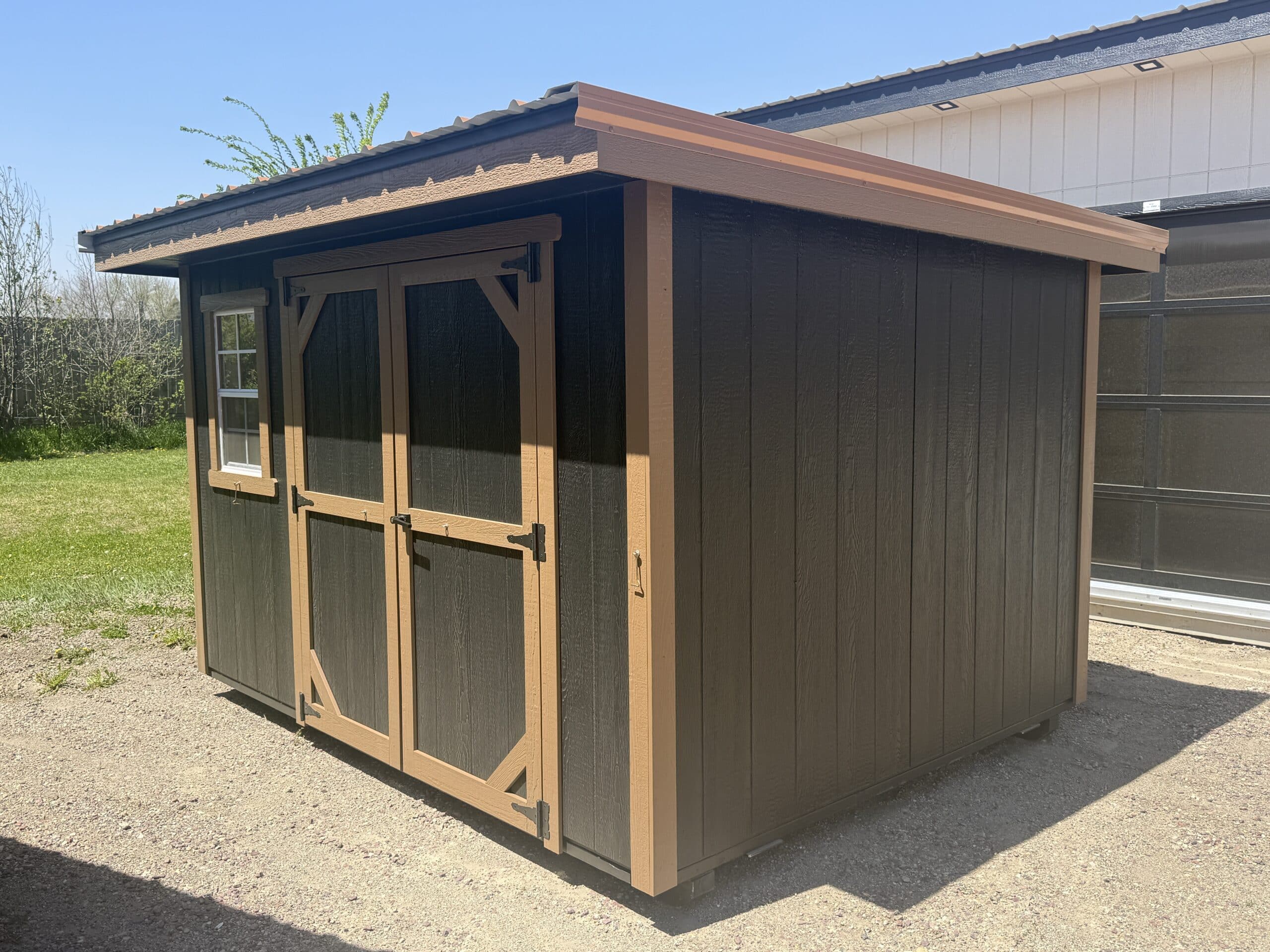 8X10 Backyard Studio S/N 3578 Location Mt Lake, MN